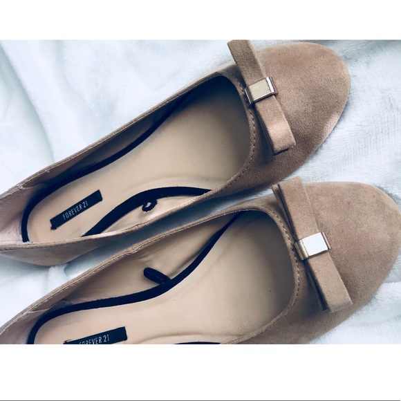 Forever 21 Shoes - Tan flats with bow